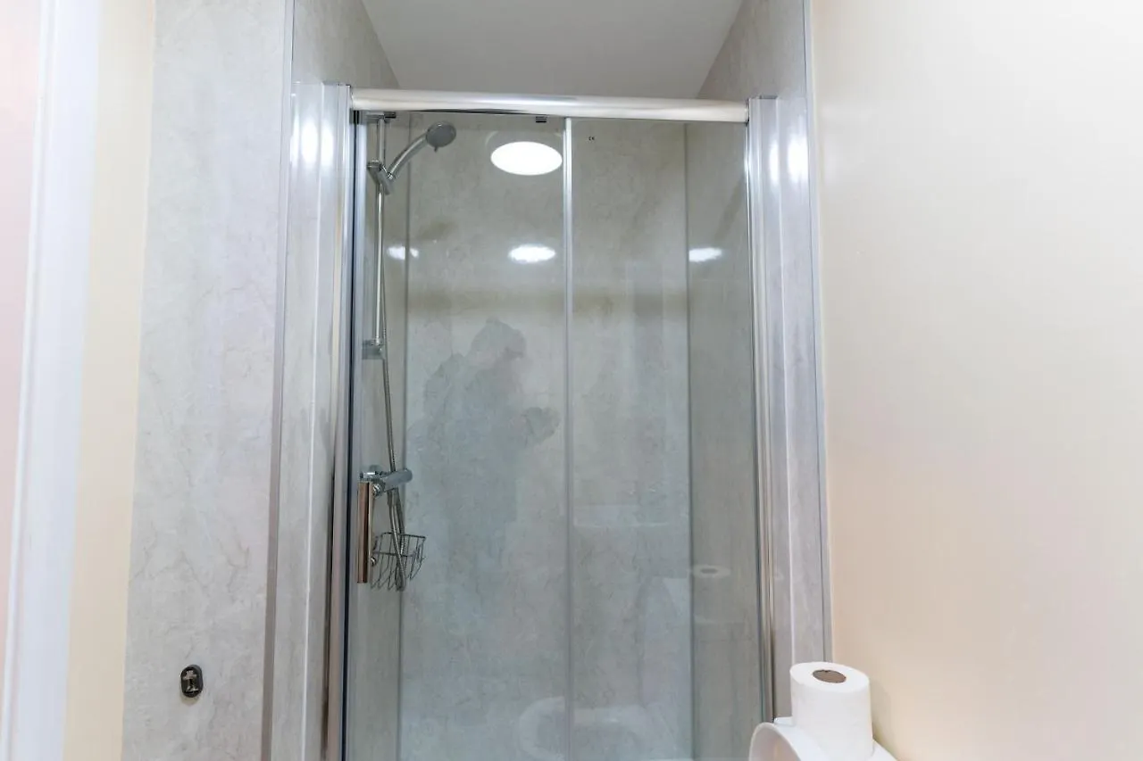 Newcastle City Apartment All En-Suite