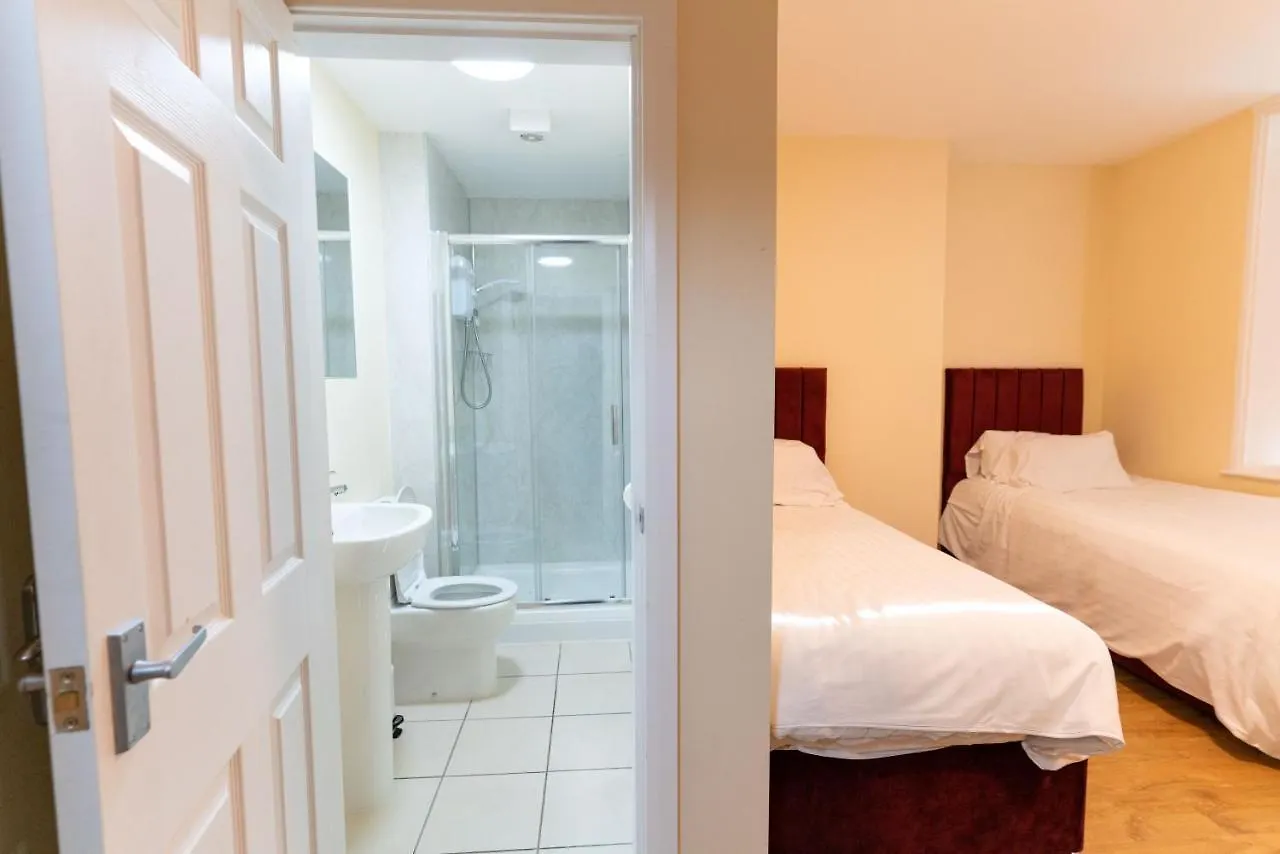 Newcastle City Apartment All En-Suite Holiday home