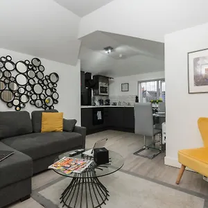 https://nottage-house-premier-apartments.cardiffhotelswales.com